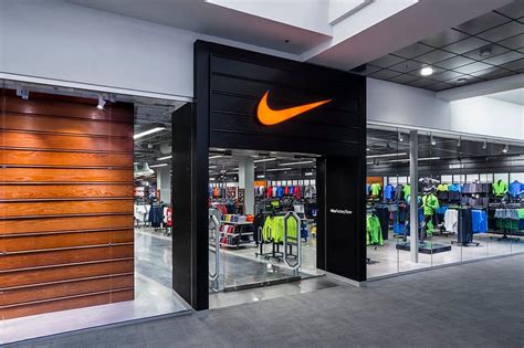 nike vrouwen kleding|Nike Factory Stores.